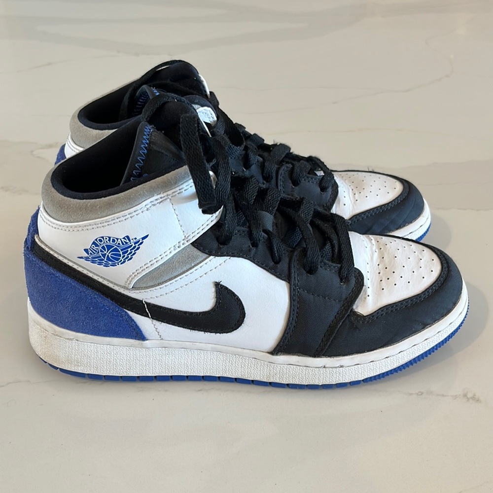 Nike Air Jordan. GUC. Royal with black toe. Youth size 5